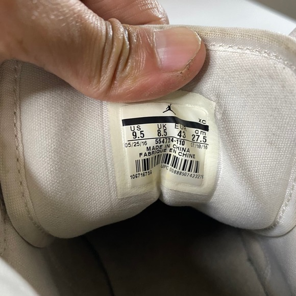 Athletic_Shoes